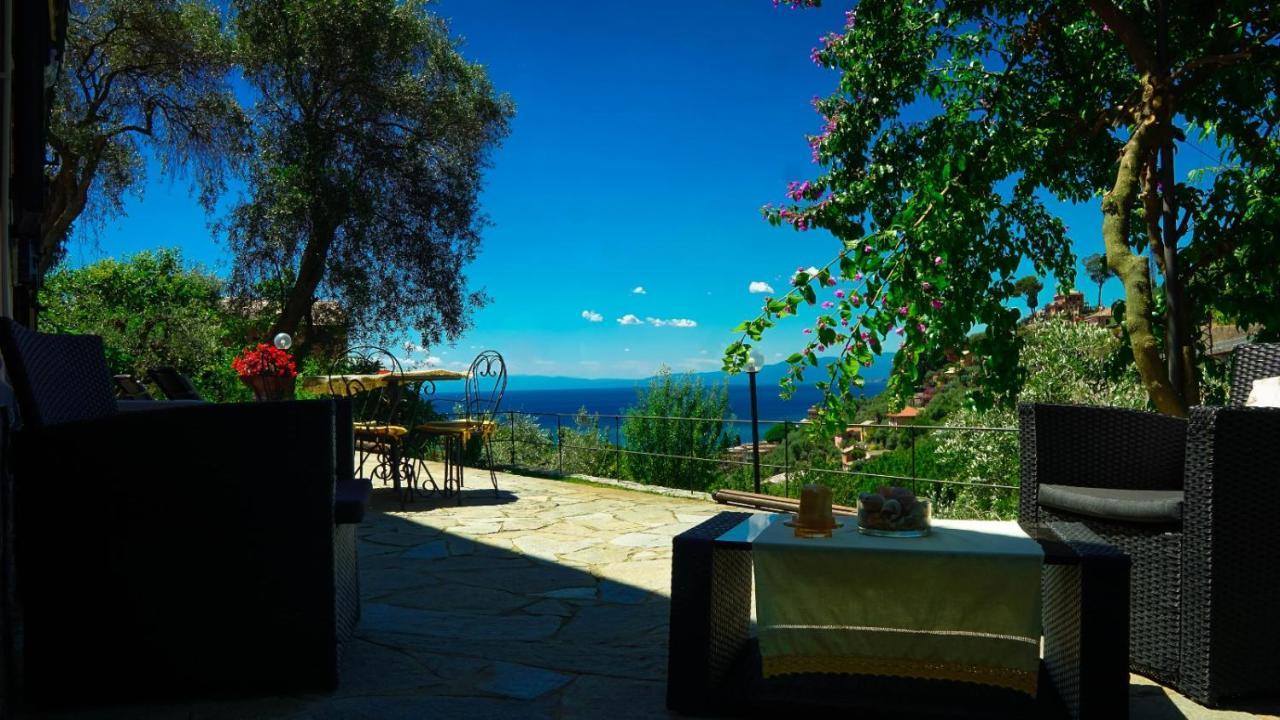 Villino Brunetto Azienda Agrituristica คาโมยลี ภายนอก รูปภาพ